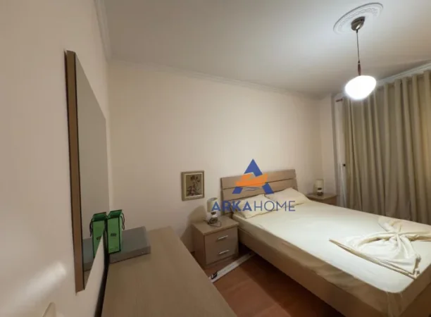 Tirane, jepet me qera apartament 2+1+Ballkon Kati 8, 145 m² 800 € (RRUGA NIKOLLA TUPE)
