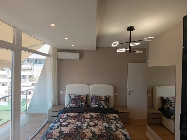 Tirane, jepet me qera apartament duplex 1+1+Aneks+Ballkon Kati 7, 80 m² 750 € (Vasil Shanto pran komunes parisit)
