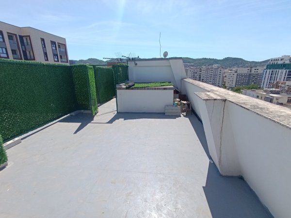 Tirane, jepet me qera apartament duplex 1+1+Aneks+Ballkon Kati 7, 80 m² 750 € (Vasil Shanto pran komunes parisit)
