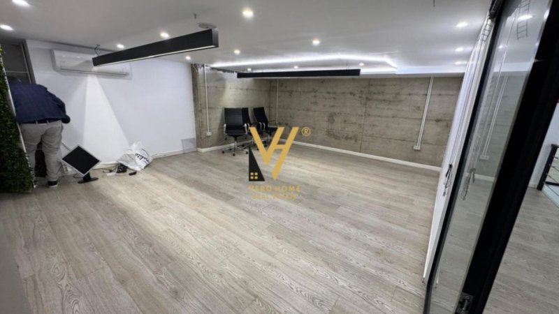 Tirane, jepet me qera zyre Kati 0, 250 m² 2.700 € (TOPTANI)