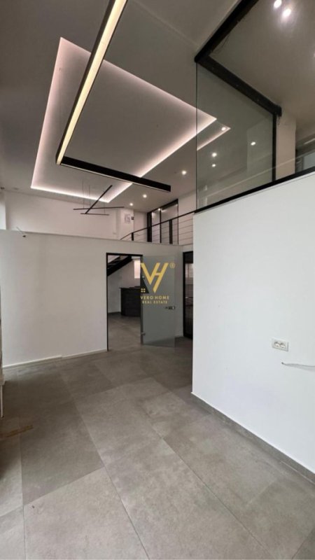 Tirane, jepet me qera zyre Kati 0, 250 m² 2.700 € (TOPTANI)