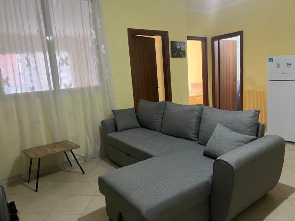Tirane, jepet me qera apartament 2+1+Ballkon Kati 3, 85 m² 380 € (Yzberisht)