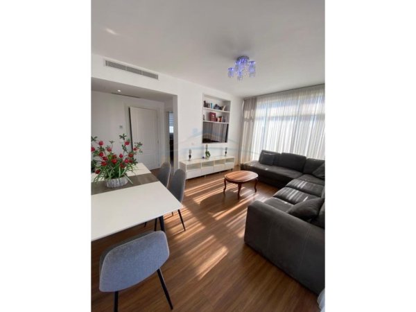 Tirane, jepet me qera Vile 2+1 Kati 3, 125 m² 600 € (Qytet Studenti)