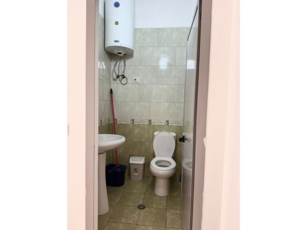 Tirane, jepet me qera dyqan Kati 0, 32 m² 500 € (Rruga Mine Peza)