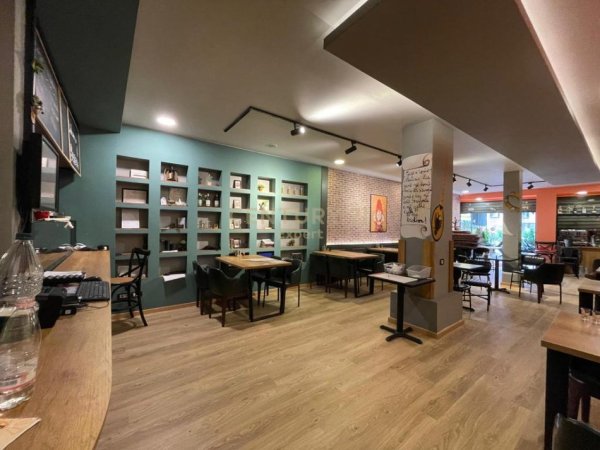Tirane, shitet lokal Kati 0, 130 m² (RRUGEN E DURRESIT)