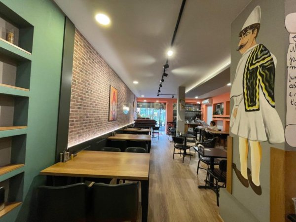 Tirane, shitet lokal Kati 0, 130 m² (RRUGEN E DURRESIT)