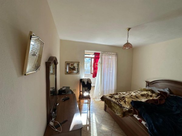 Tirane, jepet me qera apartament 2+1 Kati 5, 59 m² 500 € (brryl)