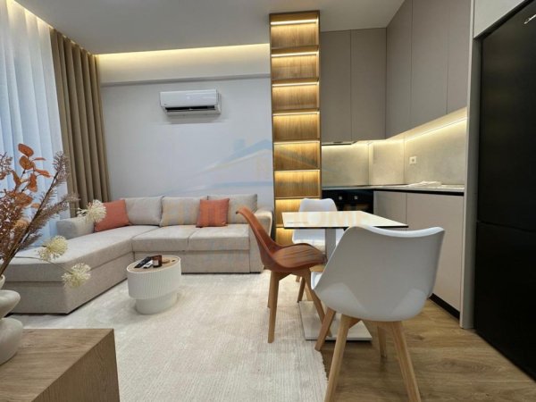 Tirane, jepet me qera apartament 1+1 Kati 3, 45 m² 400 € (Rezidenca OXA)