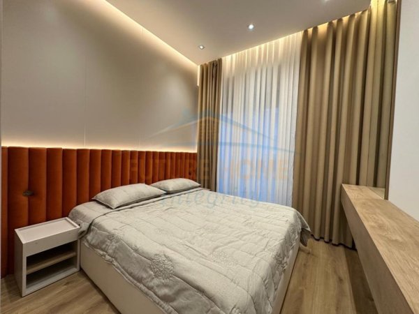 Tirane, jepet me qera apartament 1+1 Kati 3, 45 m² 400 € (Rezidenca OXA)