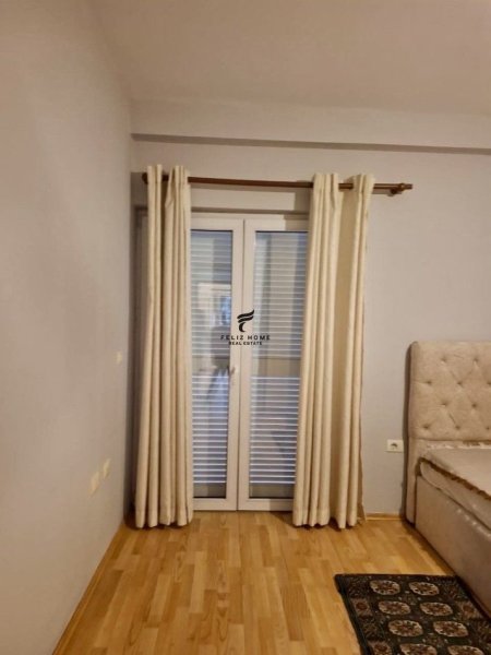 Tirane, jepet me qera apartament 2+1+Ballkon Kati 3, 94 m² 550 € (KOPSHTI BOTANIK)