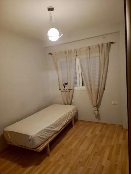 Tirane, jepet me qera apartament 2+1+Ballkon Kati 3, 94 m² 550 € (KOPSHTI BOTANIK)