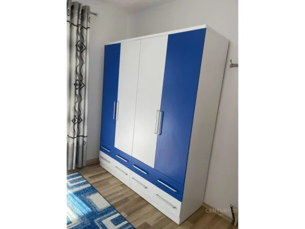Tirane, jepet me qera 3+1+Ballkon Kati 2, 140 m² 750 € (kinostudio)
