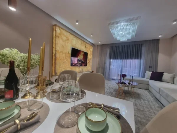 Tirane, jepet me qera apartament 2+1 Kati 9, 120 m² 1.800 € (Prane Nobis.)