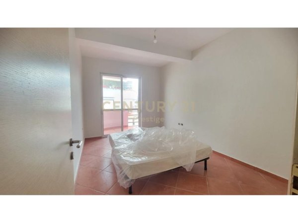 Tirane, jepet me qera apartament 3+1 Kati 4, 120 m² 550 € (Shkolla e Baletit)