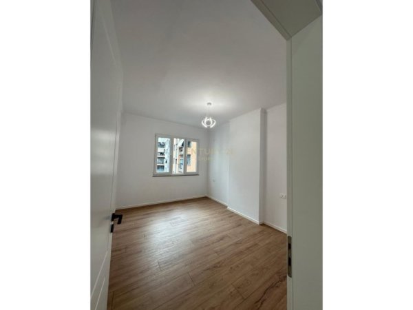 Tirane, shitet apartament 2+1 Kati 4, 86 m² 133.000 € (astir)