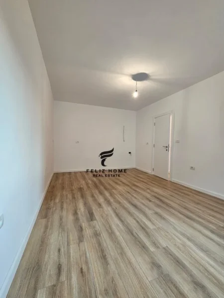 Tirane, shitet apartament 1+1 Kati 5, 42 m² 106.000 € (21 DHJETORI)