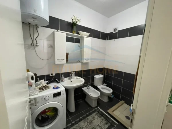 Tirane, shitet apartament 1+1 Kati 6, 63 m² 95.000 € (Unaza e Re)