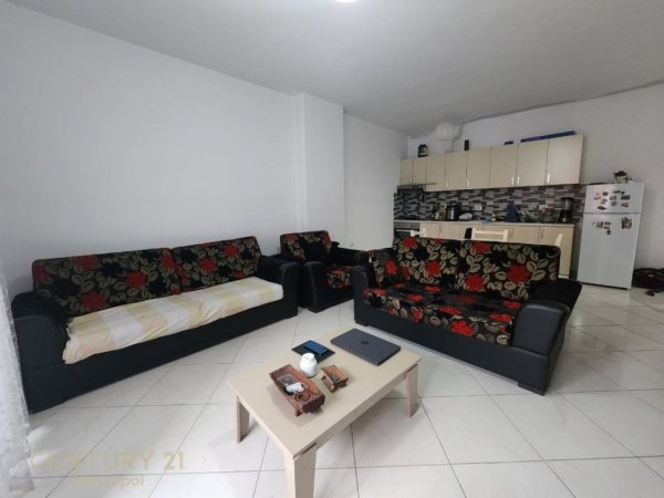 Tirane, shitet apartament 1+1 Kati 3, 84 m² 109.000 € (Spitalit Amerikan 3)