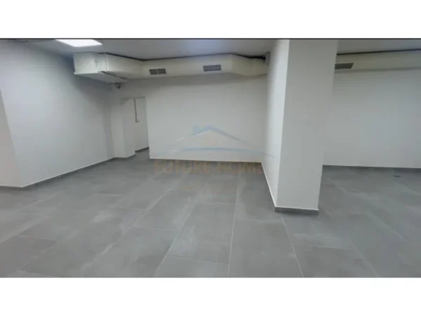 Tirane, shitet ambjent biznesi Kati 1, 130 m² (Rrugën Sulejman Delvina)