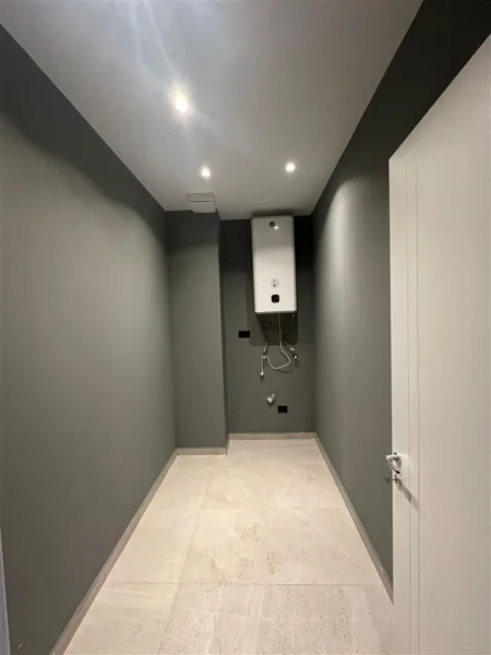 Tirane, shitet apartament 1+1+Ballkon , 120 m² 430.540 € (Lion Park)