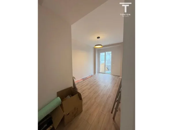 Tirane, shitet apartament 2+1 Kati 4, 100 m² 135.000 € (Rruga Muhamed Deliu)