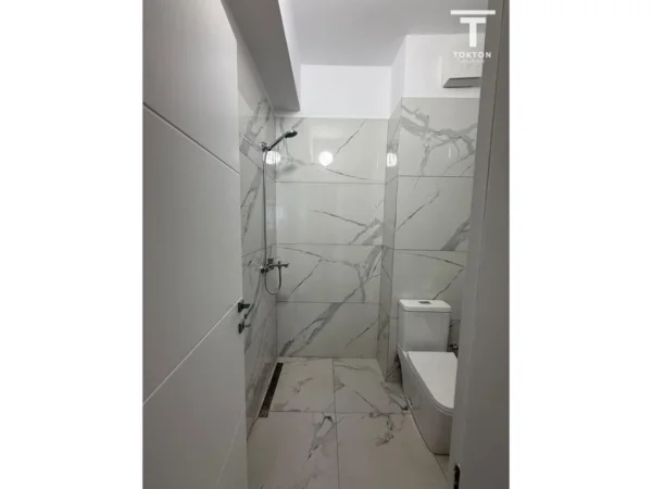 Tirane, shitet apartament 2+1 Kati 4, 100 m² 135.000 € (Rruga Muhamed Deliu)