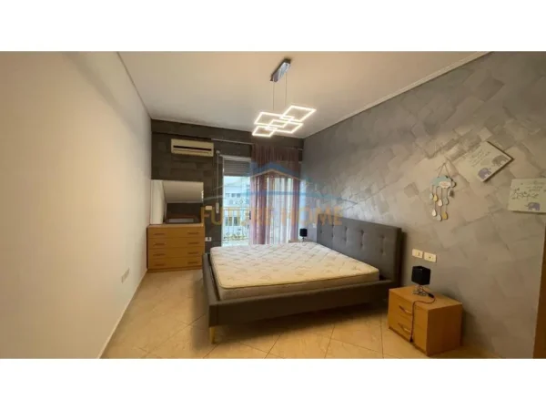 Tirane, shitet apartament 2+1+Ballkon Kati 4, 99 m² 190.000 € (Rruga Ndre Mjeda)