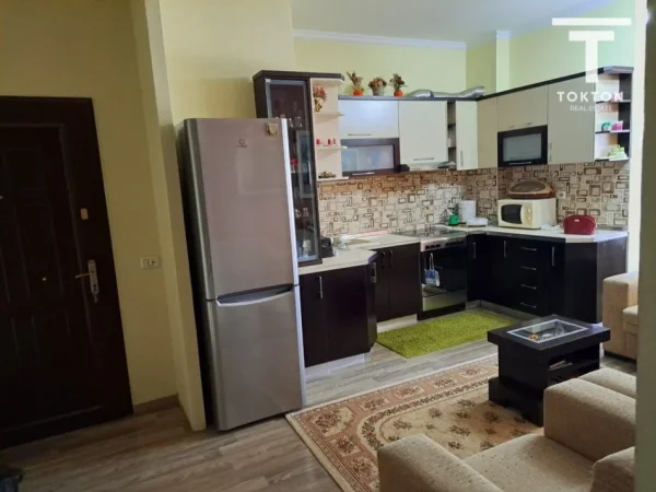 Tirane, shitet apartament 1+1 Kati 3, 64 m² 100.000 € (Fresku)