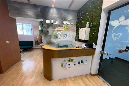 Tirane, jepet me qera ambjent biznesi Kati 1, 57 m² 800 € (Bulevardi Bajram Curri)