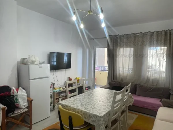 Durres, shitet apartament 1+1+Ballkon Kati 3, 60 m² 90.000 € (MALI I ROBIT)