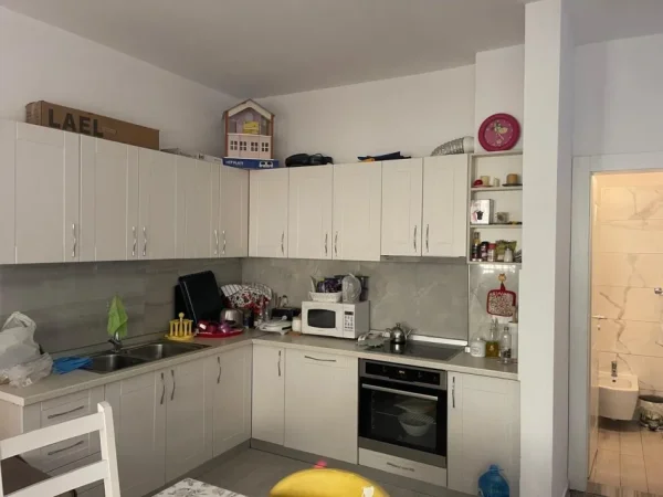 Durres, shitet apartament 1+1+Ballkon Kati 3, 60 m² 90.000 € (MALI I ROBIT)