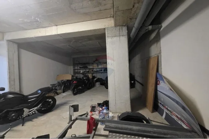 Tirane, shitet garazh | post parkimi Kati -1, 55 m² 40.000 € (Tirana Golden Park)