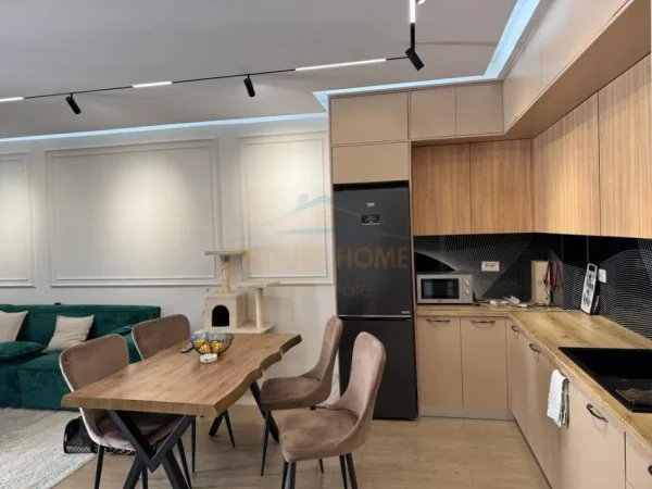 Tirane, shitet apartament 2+1+Ballkon Kati 2, 110 m² 264.999 € (kodra e diellit)