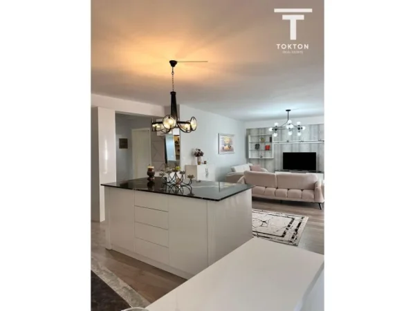 Sarande, shitet apartament 3+1 Kati 5, 160 m² 250.000 € 