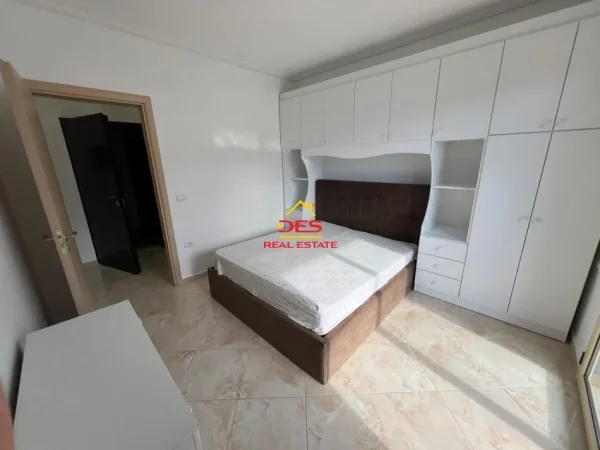Vlore, shitet apartament 2+1+Ballkon Kati 2, 102 m² 219.900 € (Rruga murat Tërbaçi)