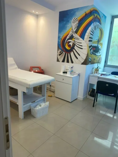 Durres, jepet me qera ambjent biznesi Kati 0, 160 m² 1.000 € (Vollga, Durres)