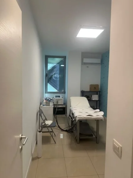 Durres, jepet me qera ambjent biznesi Kati 0, 160 m² 1.000 € (Vollga, Durres)