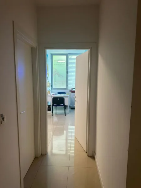 Durres, jepet me qera ambjent biznesi Kati 0, 160 m² 1.000 € (Vollga, Durres)