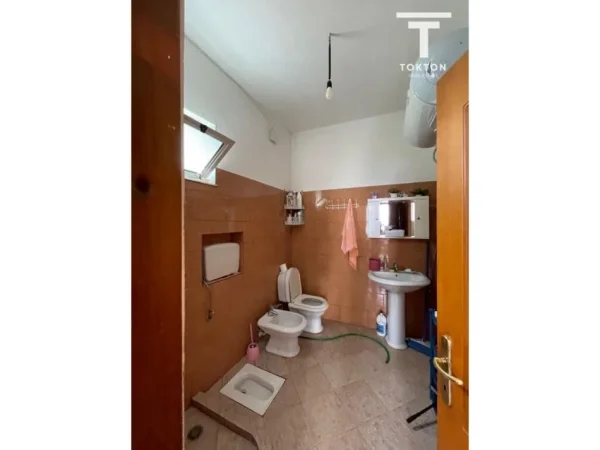 Tirane, shitet shtepi private, 261 m² , 120.000 Euro