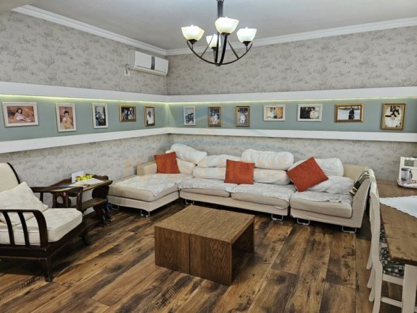 Tirane, shitet shtepi 2 Katshe Kati 0, 409 m² 370.000 € (Stacioni i Trenit, Rruga Panorama)