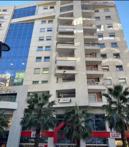 Tirane, jepet me qera zyre Kati 10, 144 m² 2.200 € (BLLOK)