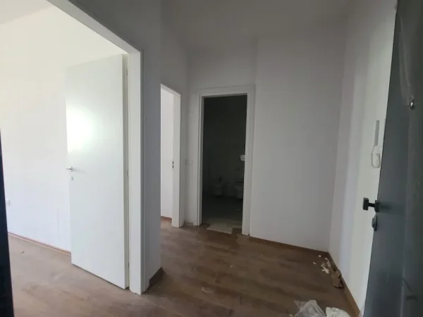 Tirane, shitet apartament 1+1+Ballkon Kati 3, 70 m² 173.500 € (Mbrapa Ambasades Amerikane)