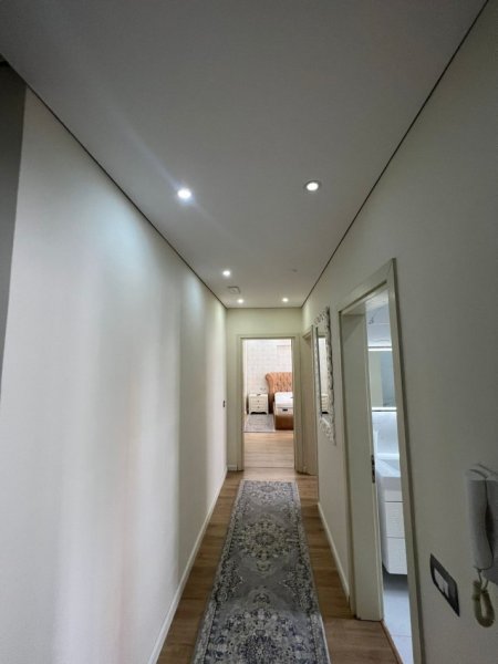 Tirane, jepet me qera 2+1+2+Ballkon Kati 2, 110 m² 500 € (SOKRAT MIHO)