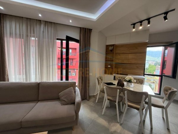 Tirane, jepet me qera apartament 2+1 Kati 6, 83 m² 750 € (Rruga e Dibres)