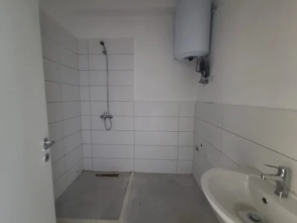 Tirane, shitet apartament Kati 3, 53 m² 132.000 € (Mbrapa Ambasades Amerikane)
