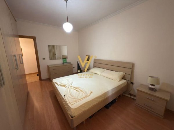 Tirane, jepet me qera apartament 2+1+Ballkon Kati 8, 145 m² 800 € (BLLOK)