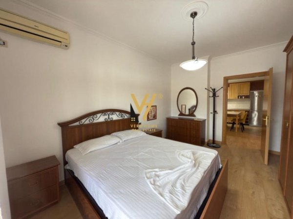 Tirane, jepet me qera apartament 2+1+Ballkon Kati 8, 145 m² 800 € (BLLOK)