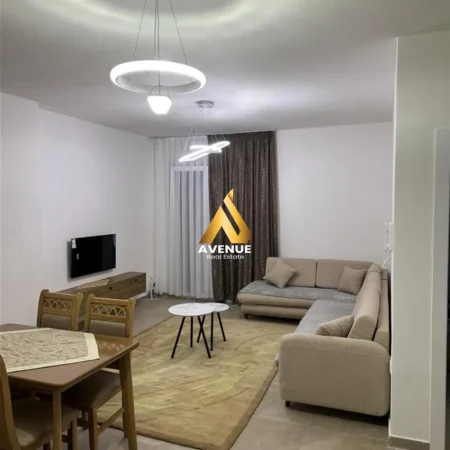 Tirane, jepet me qera apartament 1+1+Ballkon Kati 9, 65 m² 400 € (sokrat miho)