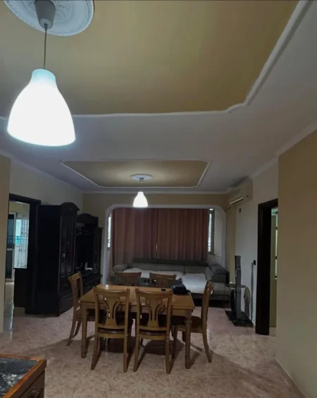 Tirane, jepet me qera apartament 2+1+Ballkon Kati 6, 95 m² 500 € (RRUGA DRITAN HOXHA)
