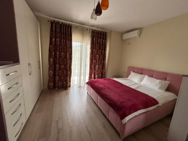 Tirane, jepet me qera apartament 1+1 Kati 6, 135 m² 1.200 € (JEPET ME QERA SUPER APARTAMENTI 3+1 TEK LIQENI I THATE PAS KOPSHTIT BOTANIK)
